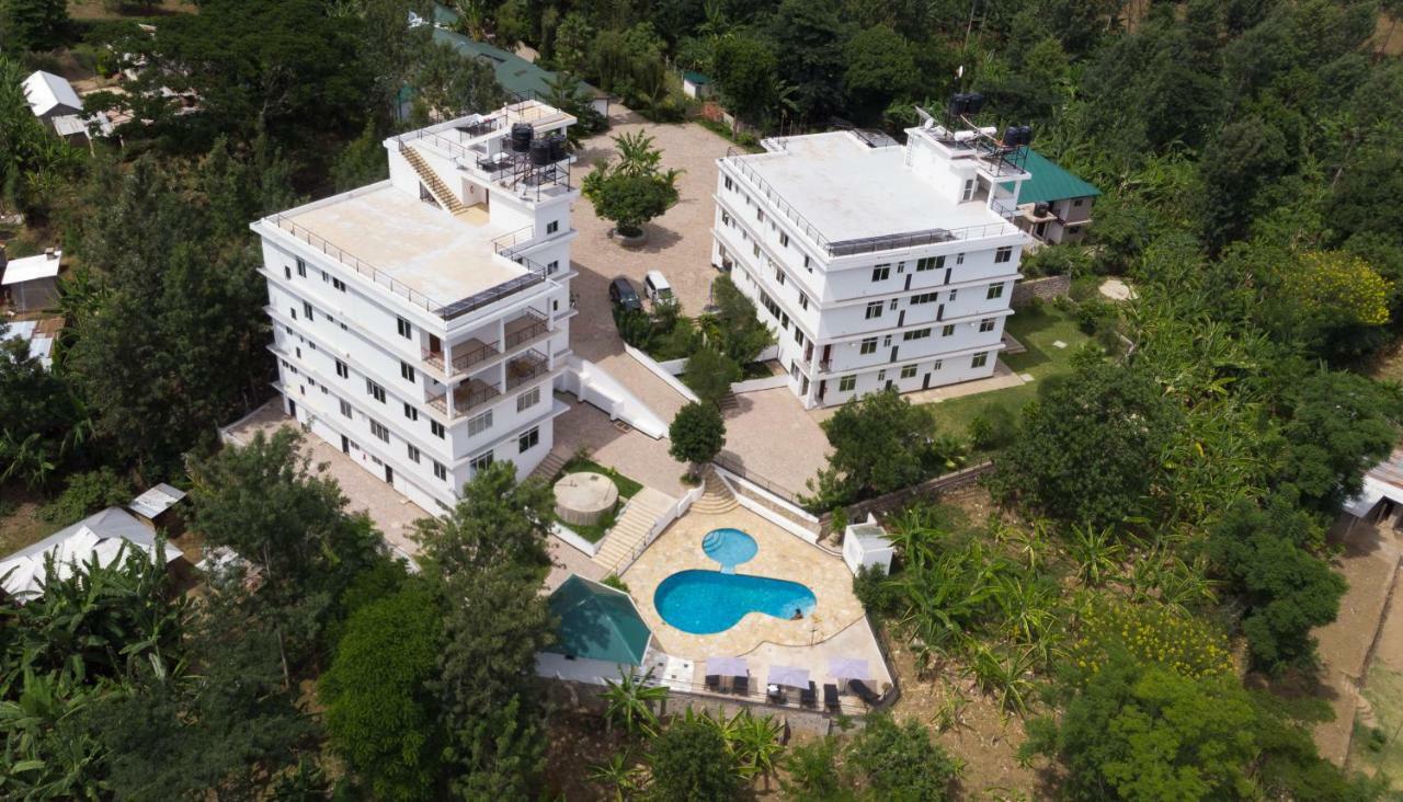 Two Mountains Lodge Аруша Экстерьер фото